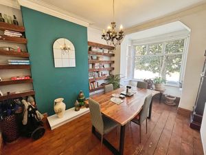 Dining room- click for photo gallery